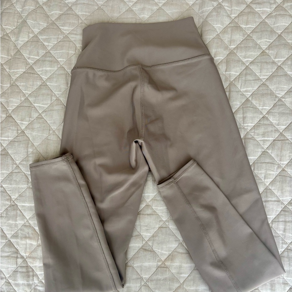 ALO Yoga Taupe Leggings